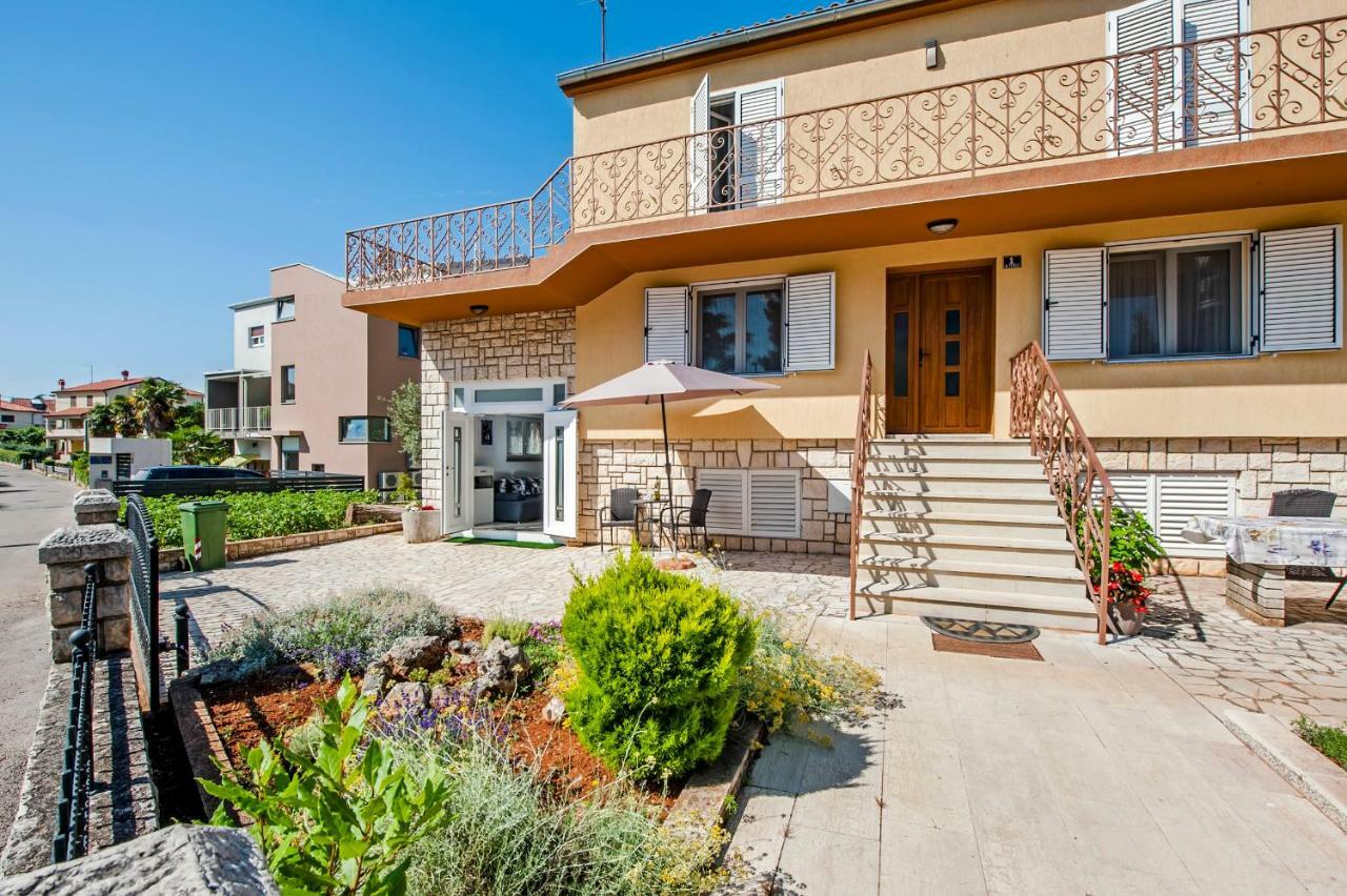 Apartment Anastasia Ровинь Экстерьер фото